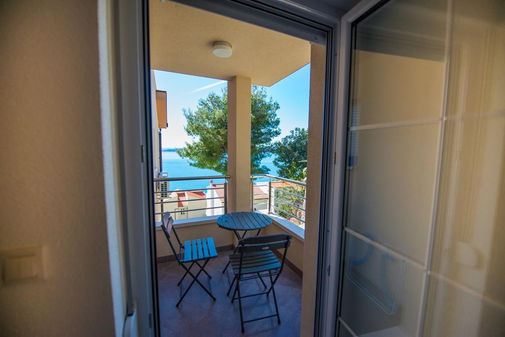 Apartments Karlo Baška Voda Rom bilde