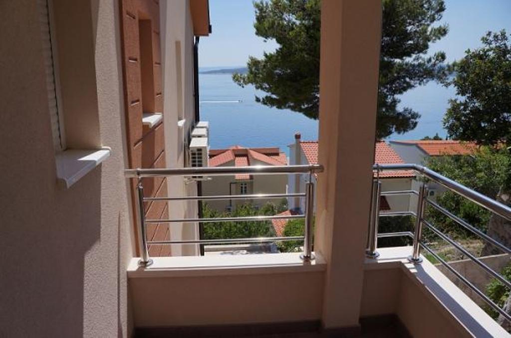 Apartments Karlo Baška Voda Eksteriør bilde