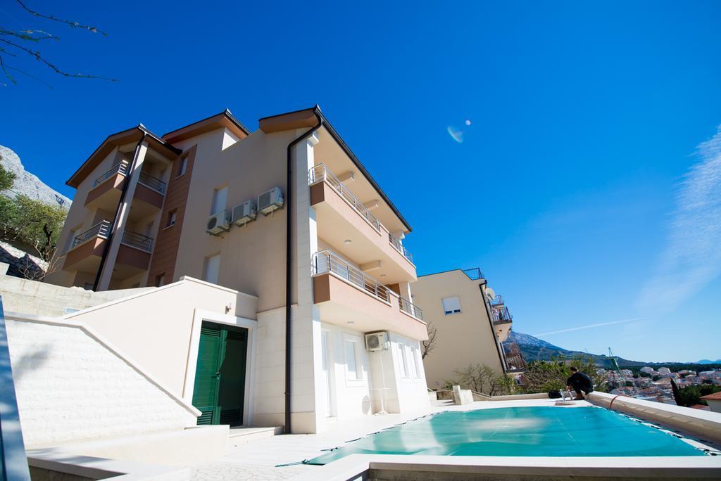 Apartments Karlo Baška Voda Eksteriør bilde