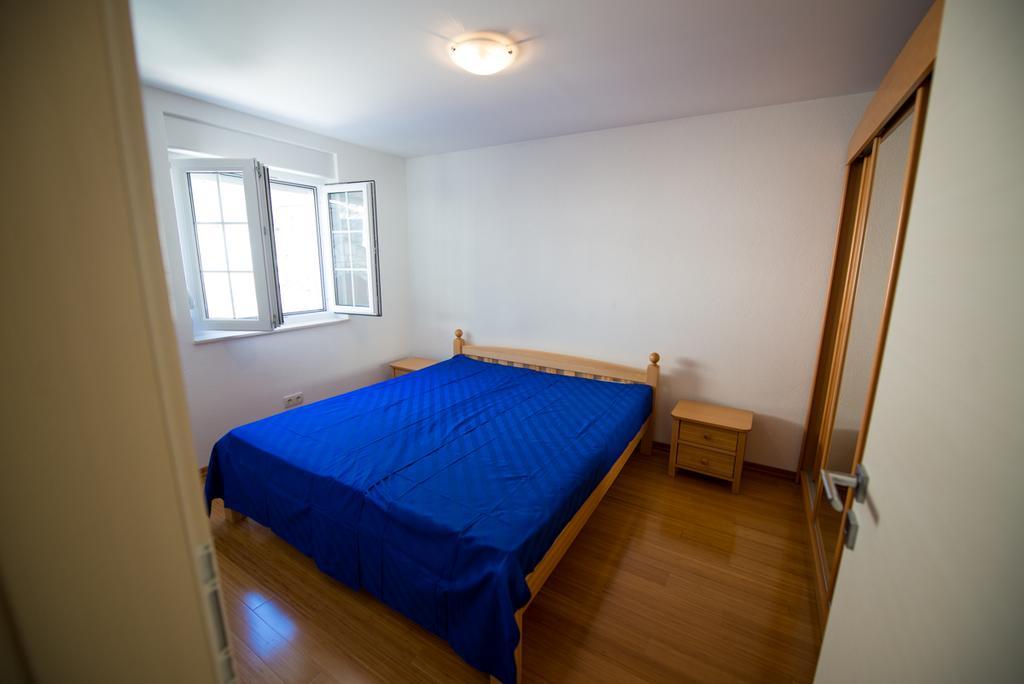Apartments Karlo Baška Voda Eksteriør bilde