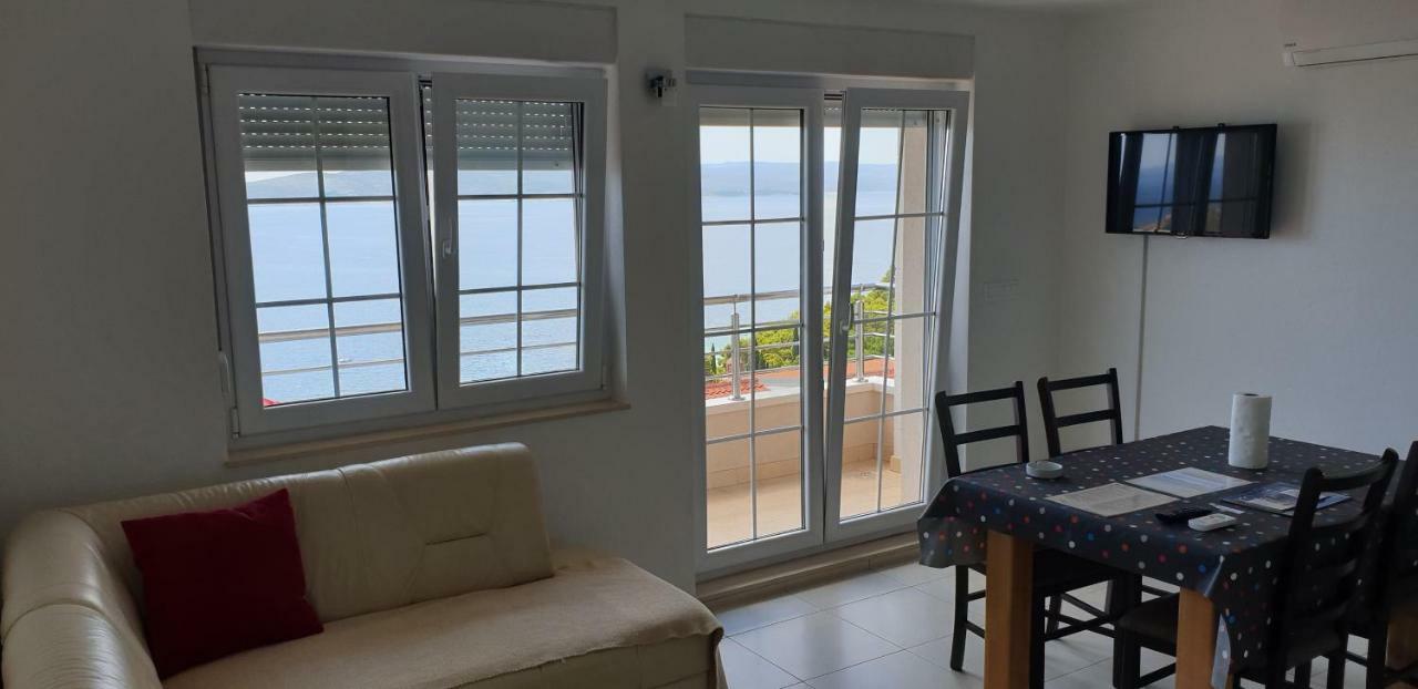 Apartments Karlo Baška Voda Eksteriør bilde