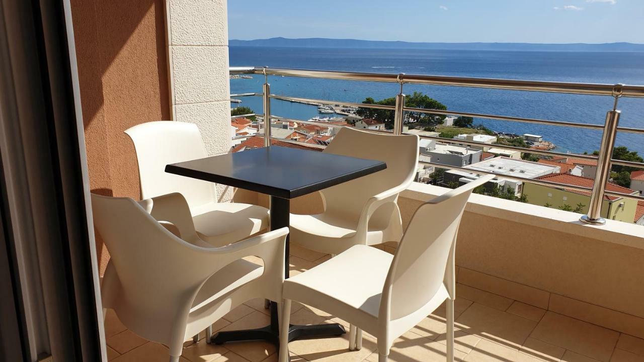 Apartments Karlo Baška Voda Eksteriør bilde